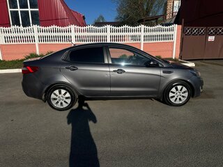 2012 Kia Rio 5-speed III, серый, 930000 рублей, вид 4