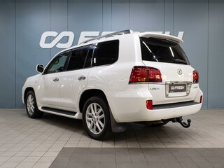 2010 Lexus LX 570 III, белый, 3240000 рублей, вид 2