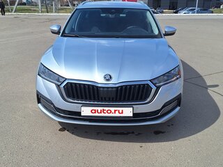 2021 Skoda Octavia IV (A8), серый, 1700000 рублей, вид 2