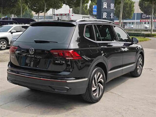 2025 Volkswagen Tiguan L II Рестайлинг (China Market), чёрный, 2505000 рублей, вид 4