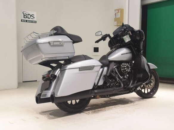 2020 Harley-Davidson Street Glide Special, серебристый, 1493000 рублей - вид 3