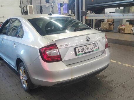 2017 Skoda Rapid I Рестайлинг, серебристый, 1070000 рублей, вид 4