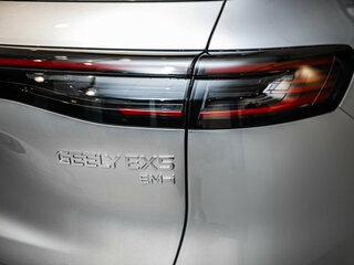 2026 Geely EX5 Гибрид EM-R, серебристый, 3829990 рублей, вид 4