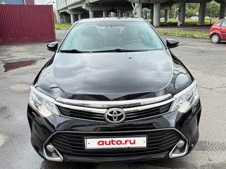 2017 Toyota Camry VII (XV50) Рестайлинг, чёрный, 2530000 рублей, вид 4