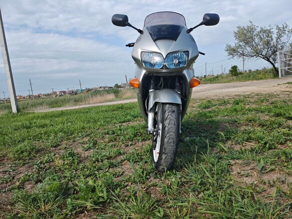 2001 Honda VFR 800, серебристый, 420000 рублей