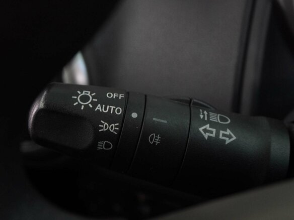 2008 Nissan Note I, чёрный - вид 15