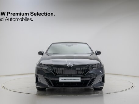 2025 BMW 5 серии 520i VIII (G60/G61/G68), серый, 6300000 рублей, вид 3