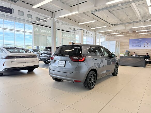 2020 Honda Fit IV, серый, 1379000 рублей - вид 6