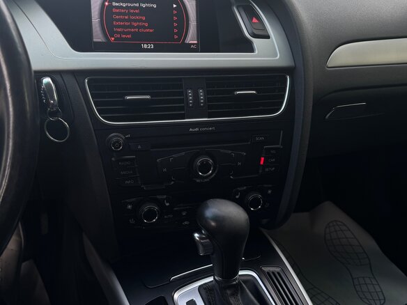 2011 Audi A4 IV (B8), чёрный - вид 16