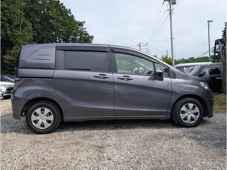 2014 Honda Freed Spike I Рестайлинг, серый, 780000 рублей, вид 3