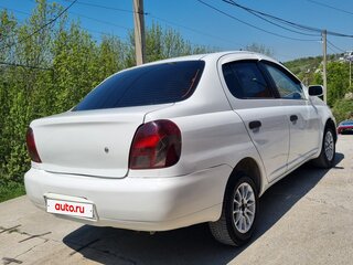 2001 Toyota Platz, белый, 400000 рублей, вид 3