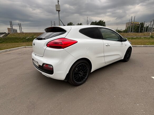 2016 Kia Ceed II Рестайлинг, белый, 1299000 рублей - вид 12