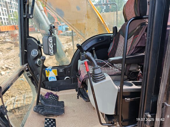 2016 JCB JS205, жёлтый, 4250000 рублей - вид 5