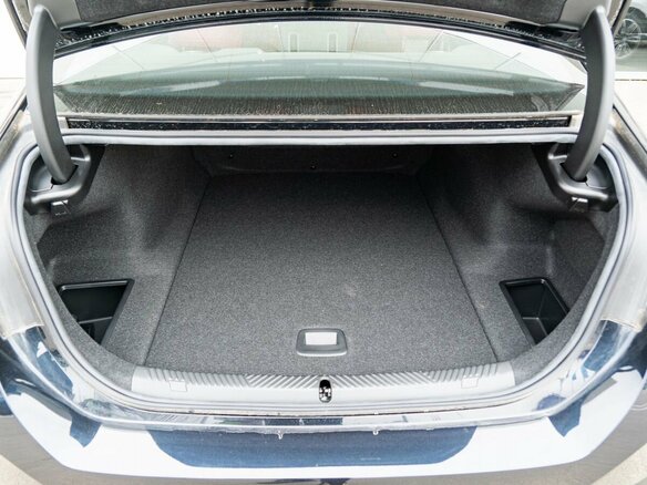 2025 BMW i5 Long eDrive35L, чёрный, 6690000 рублей - вид 10