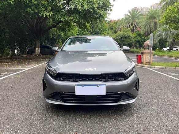 2026 Kia K3 II (China Market) Рестайлинг, серый, 1807055 рублей - вид 1