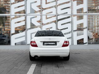 2011 Mercedes-Benz C-Класс 180 BlueEFFICIENCY III (W204) Рестайлинг, белый, 1298000 рублей, вид 4