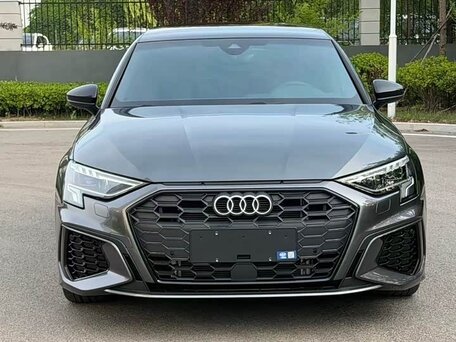 2023 Audi A3 Sportback 35 TFSI IV (8Y), серый, 1920000 рублей, вид 2