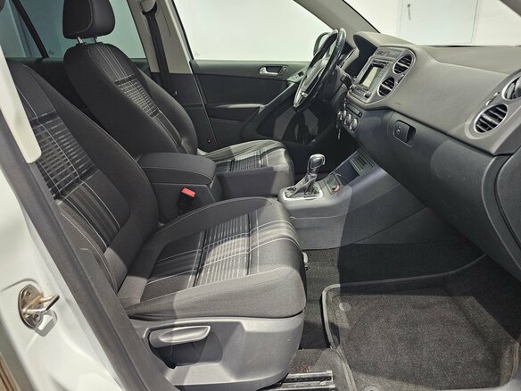 2016 Volkswagen Tiguan I Рестайлинг, белый, 1289000 рублей - вид 14