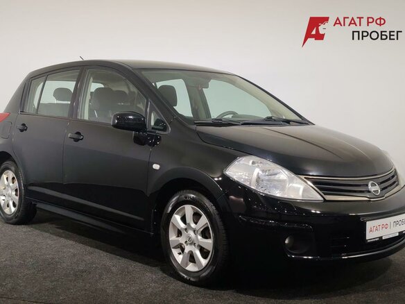 2011 Nissan Tiida I Рестайлинг, чёрный - вид 2