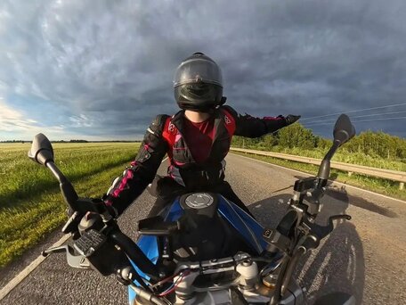 2017 BMW G 310 R, синий, 349000 рублей, вид 1