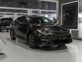 2019 Kia Optima IV Рестайлинг, коричневый, 2200000 рублей, вид 2