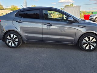 2017 Kia Rio III Рестайлинг, серый, 985000 рублей, вид 5