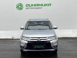 2018 Mitsubishi Outlander III Рестайлинг 2, серебристый, 2110000 рублей, вид 2