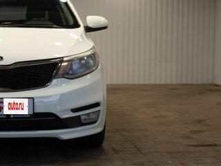 2017 Kia Rio III Рестайлинг, белый, 1095000 рублей, вид 5