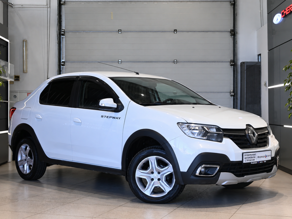 2021 Renault Logan Stepway II Рестайлинг, белый, 899000 рублей