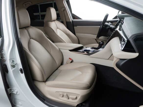 2021 Toyota Camry VIII (XV70), белый, 2949000 рублей - вид 7