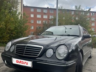 2001 Mercedes-Benz E-Класс 240 II (W210, S210) Рестайлинг, чёрный, 750000 рублей, вид 3