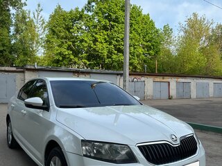 2015 Skoda Octavia III (A7), белый, 690000 рублей, вид 3