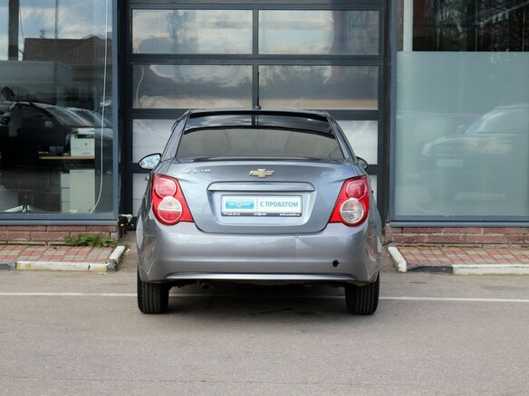 2013 Chevrolet Aveo II, серый, 279000 рублей - вид 2