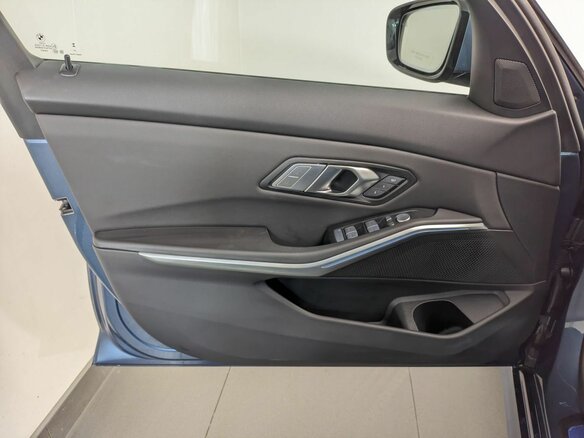 2025 BMW 3 серии 320i VII (G2x) Рестайлинг 2, синий, 5780000 рублей - вид 15