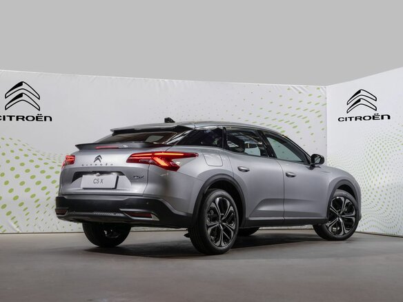 2024 Citroen C5 X, серый, 4399000 рублей - вид 4