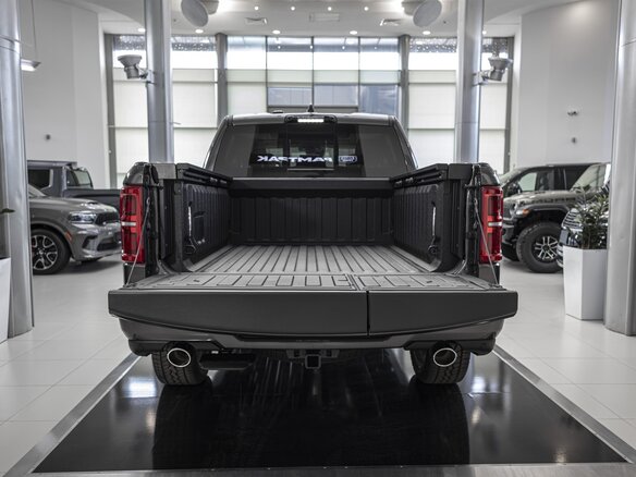 2026 Ram 1500 Crew Cab V Рестайлинг, серый, 11469084 рублей - вид 8