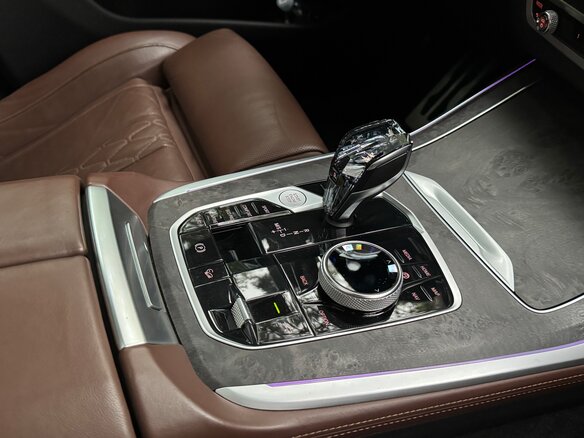 2021 BMW X7 40d I (G07), серый, 7640000 рублей - вид 12