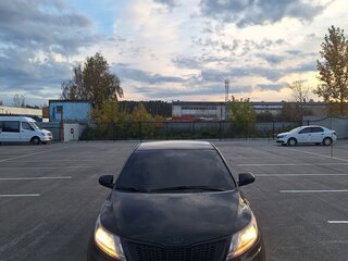 2012 Kia Rio 5-speed III, чёрный, 730000 рублей, вид 3