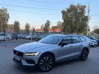 2023 Volvo V60 Cross Country II, белый, 5700000 рублей, вид 2