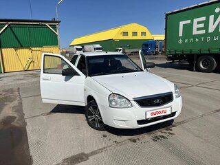 2017 Lada (ВАЗ) Priora I Рестайлинг, белый, 330000 рублей, вид 1
