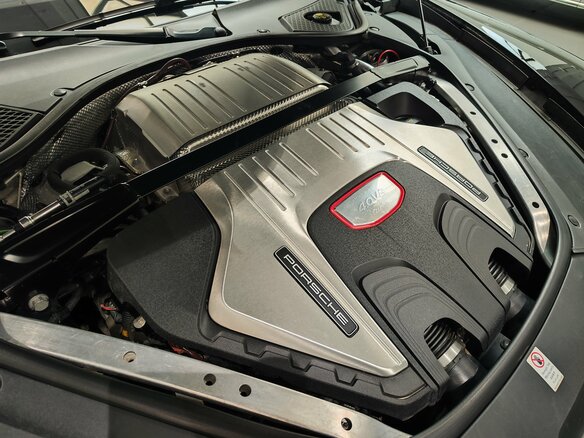 2017 Porsche Panamera Turbo II, чёрный, 5537000 рублей - вид 30
