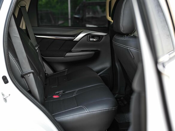 2020 Mitsubishi Pajero Sport III, белый - вид 13