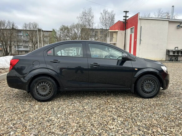 2014 Chevrolet Aveo II, чёрный, 650000 рублей - вид 3