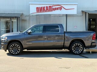 2026 Ram 1500 Crew Cab V Рестайлинг, серый, 9768000 рублей, вид 5
