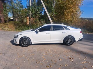 2020 Kia K5 III, белый, 2399000 рублей, вид 4