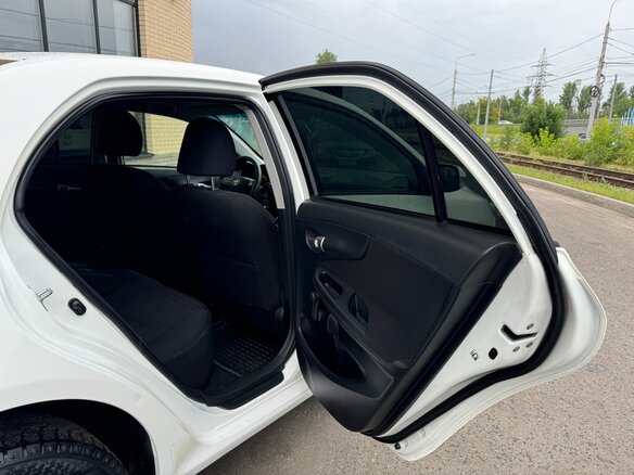 2013 Toyota Corolla X (E140, E150) Рестайлинг, белый, 790000 рублей - вид 16