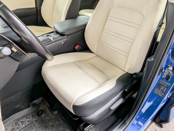 2020 Lexus NX 200 I Рестайлинг, голубой, 3950000 рублей - вид 19