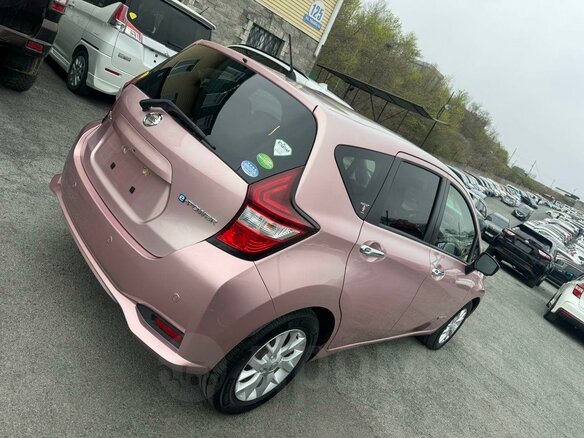 2016 Nissan Note e-Power II Рестайлинг, красный, 920000 рублей - вид 1