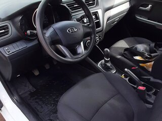 2013 Kia Rio III, белый, 980000 рублей, вид 3