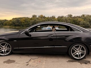 2011 Mercedes-Benz E-Класс 250 7G-Tronic IV (W212, S212, C207), чёрный, 1280000 рублей, вид 4